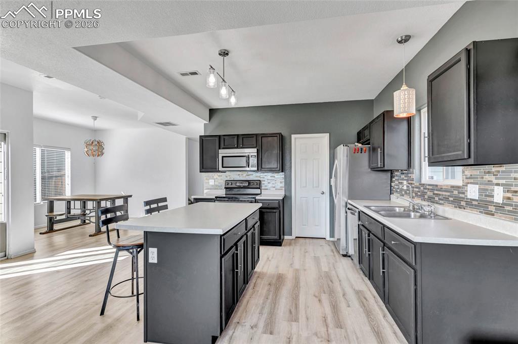 Image 13 of 35: Kitchen