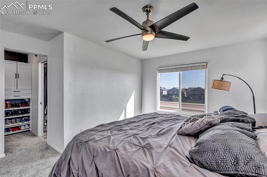 Image 18 of 35: Bedroom