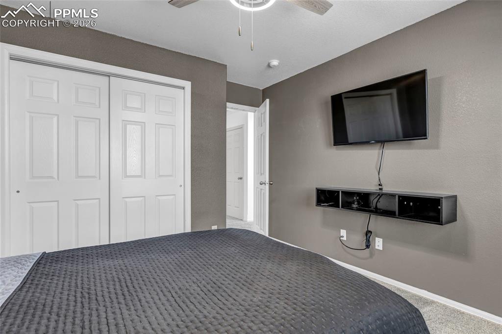 Image 24 of 35: Bedroom