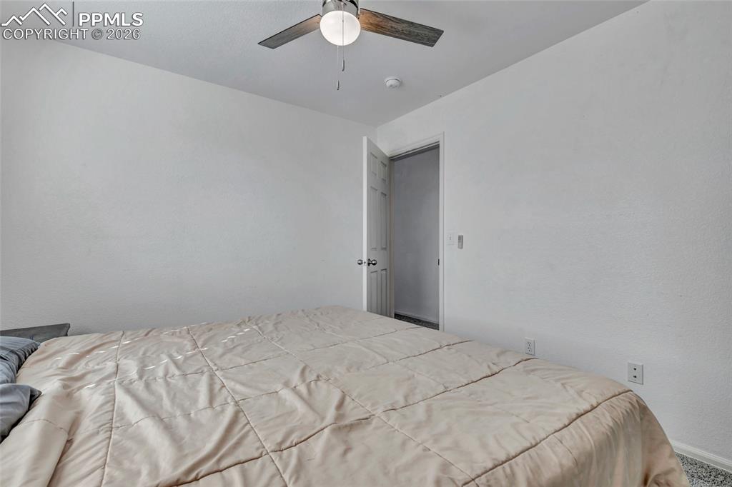 Image 26 of 35: Bedroom