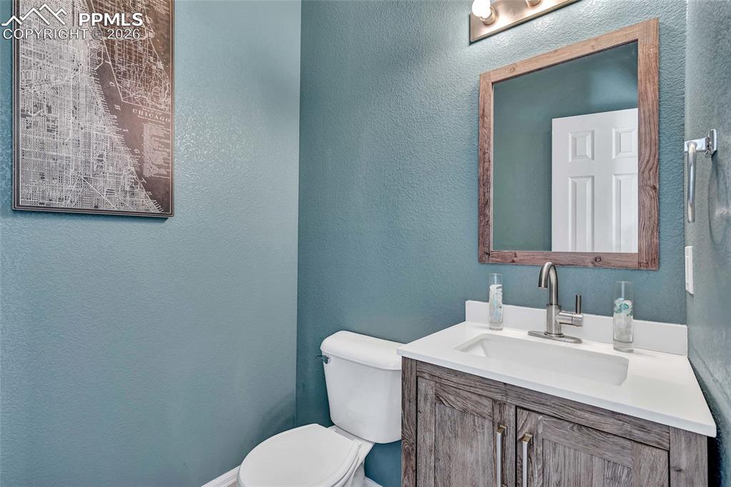 Image 27 of 35: Bathroom