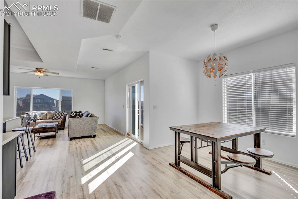 Image 6 of 35: Dining Area