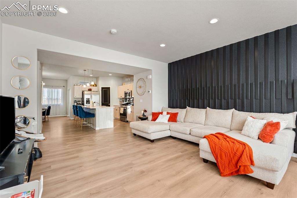 Image 23 of 45: Living Room