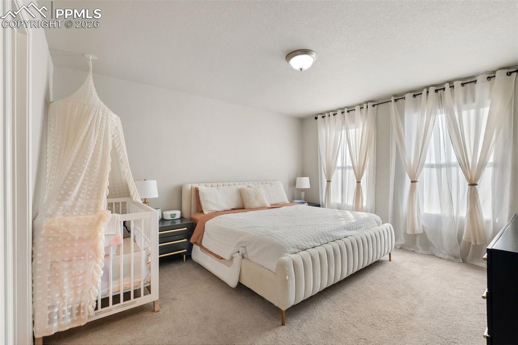 Image 25 of 45: Bedroom