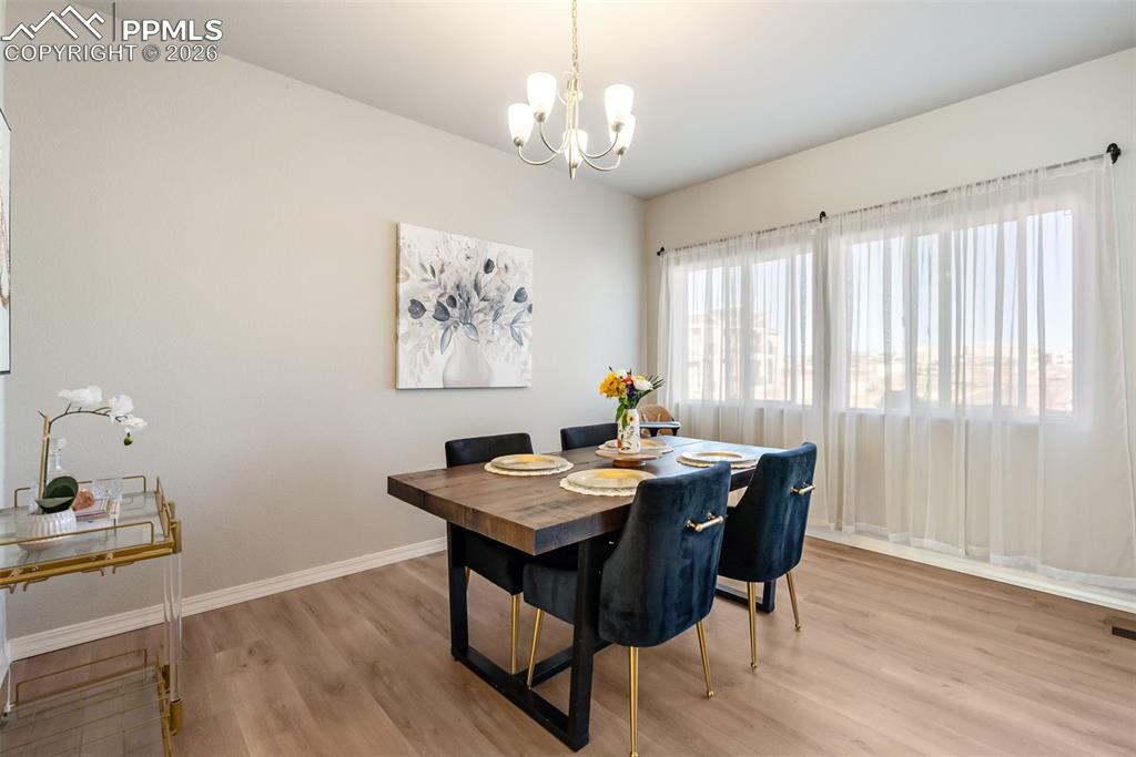 Image 9 of 45: Dining Area