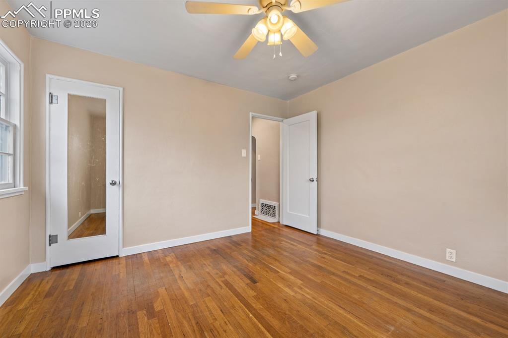 Image 13 of 22: Bedroom