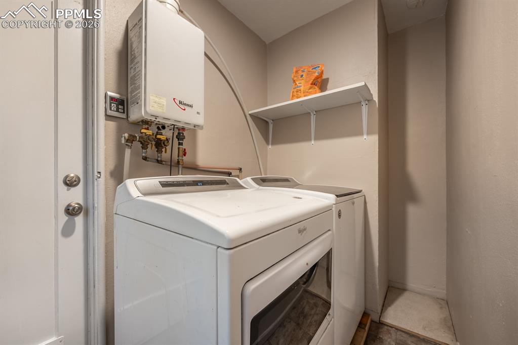 Image 19 of 22: Laundry