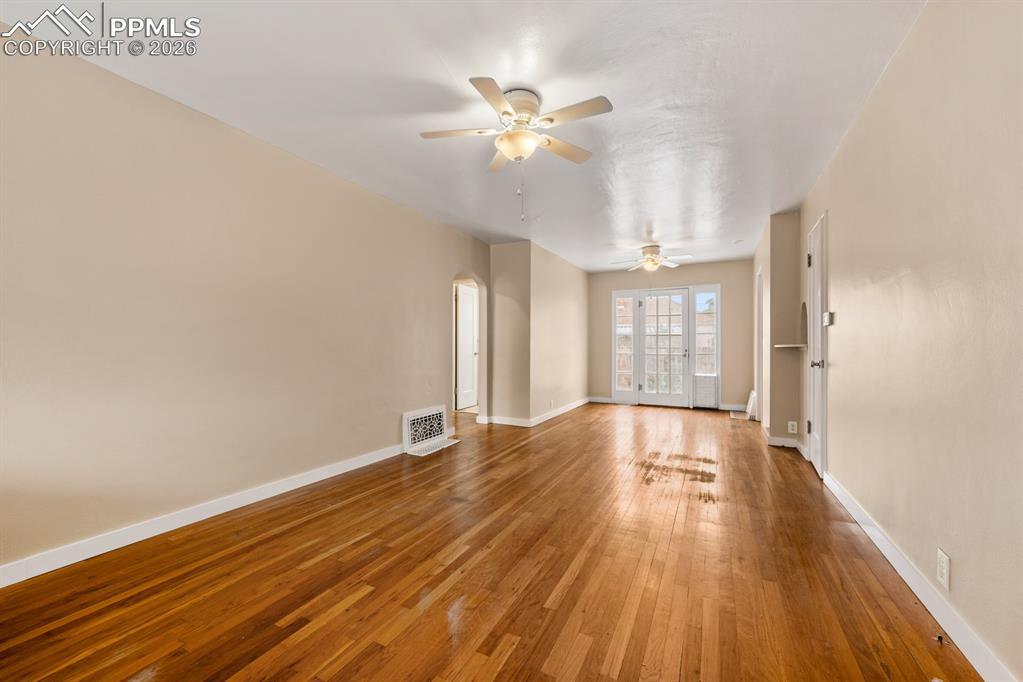 Image 5 of 22: Living Room