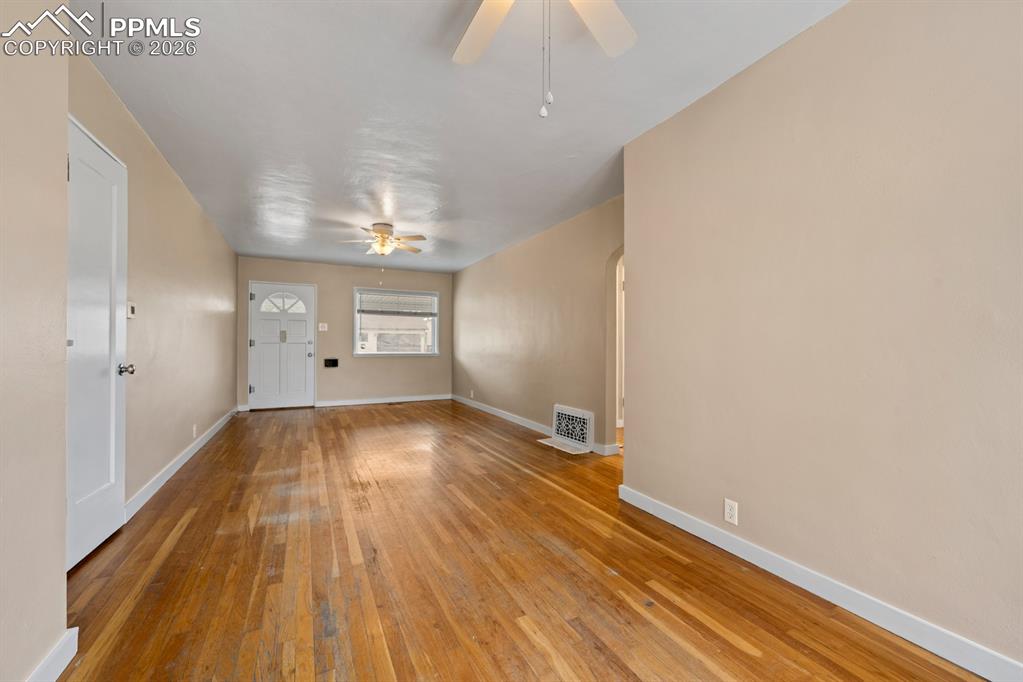 Image 6 of 22: Living Room