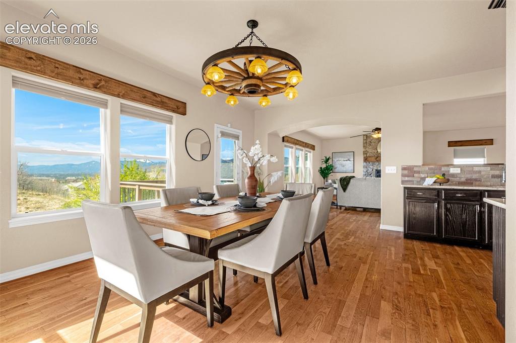 Image 15 of 48: Dining Area