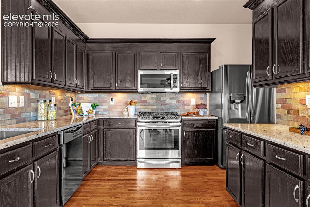Image 17 of 48: Kitchen