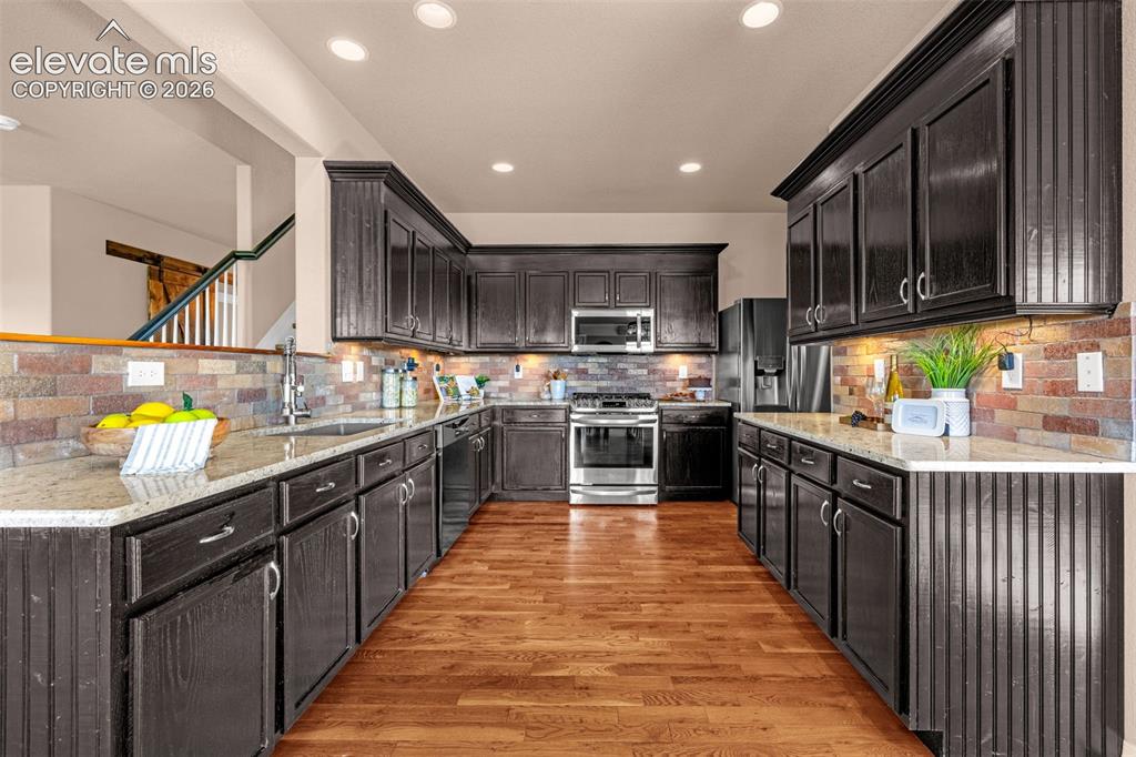 Image 19 of 48: Kitchen