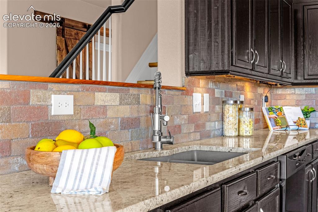 Image 20 of 48: Kitchen