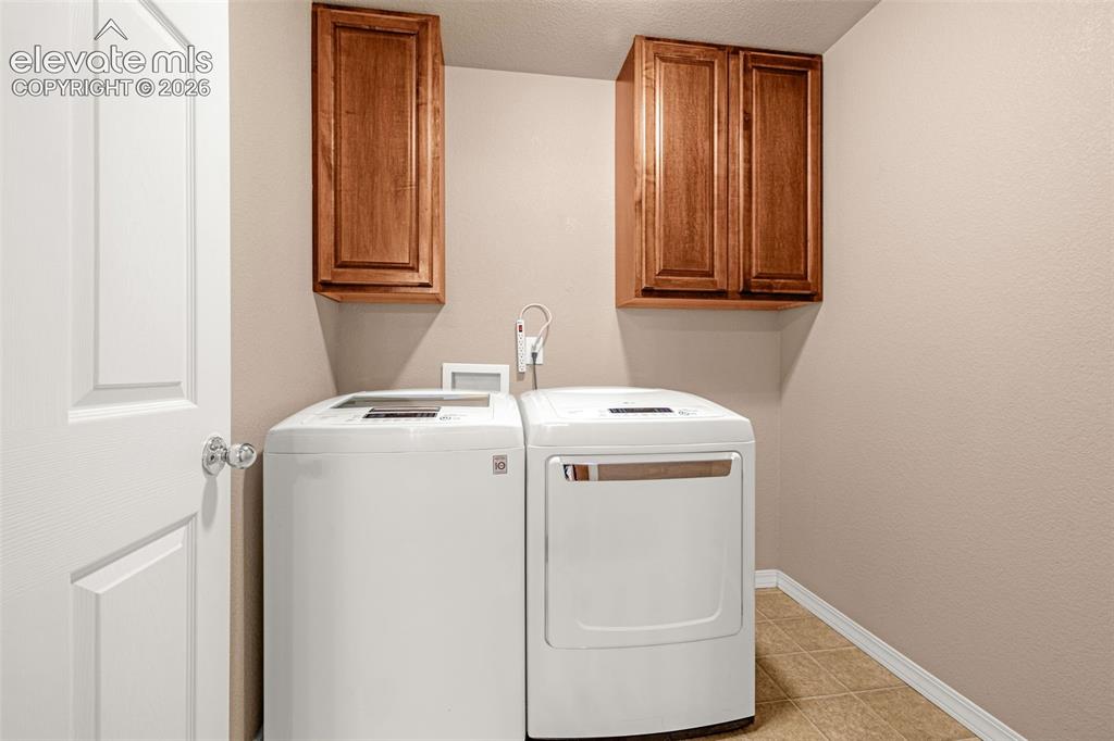 Image 33 of 48: Laundry