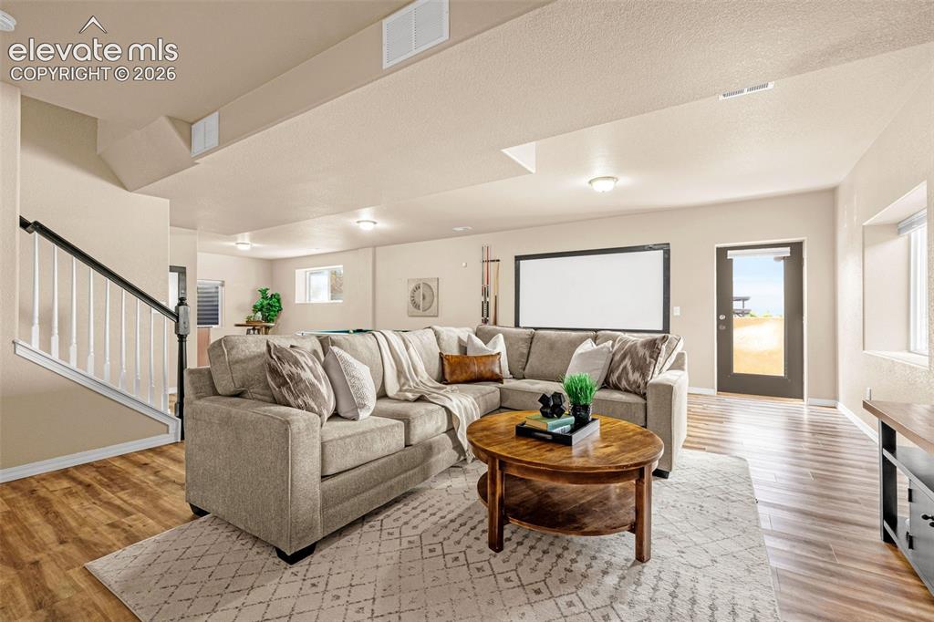 Image 36 of 48: Family Room