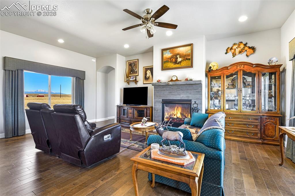 Image 11 of 49: Cozy up to the Gas Fireplace in the Winter and Enjoy the open KItchen, Dini