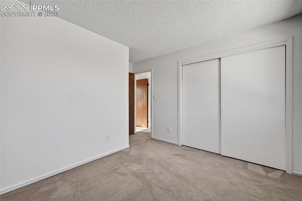 Image 12 of 26: Bedroom