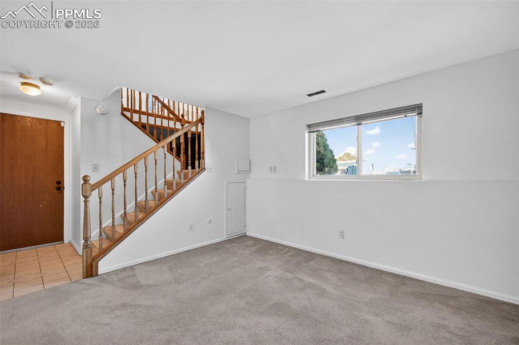 Image 15 of 26: Family Room