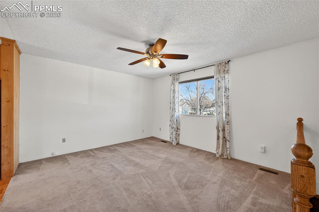 Image 5 of 26: Living Room