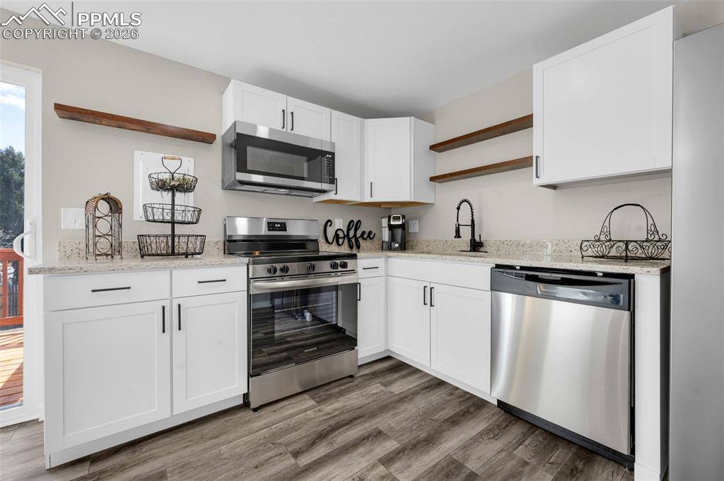 Image 11 of 37: Kitchen