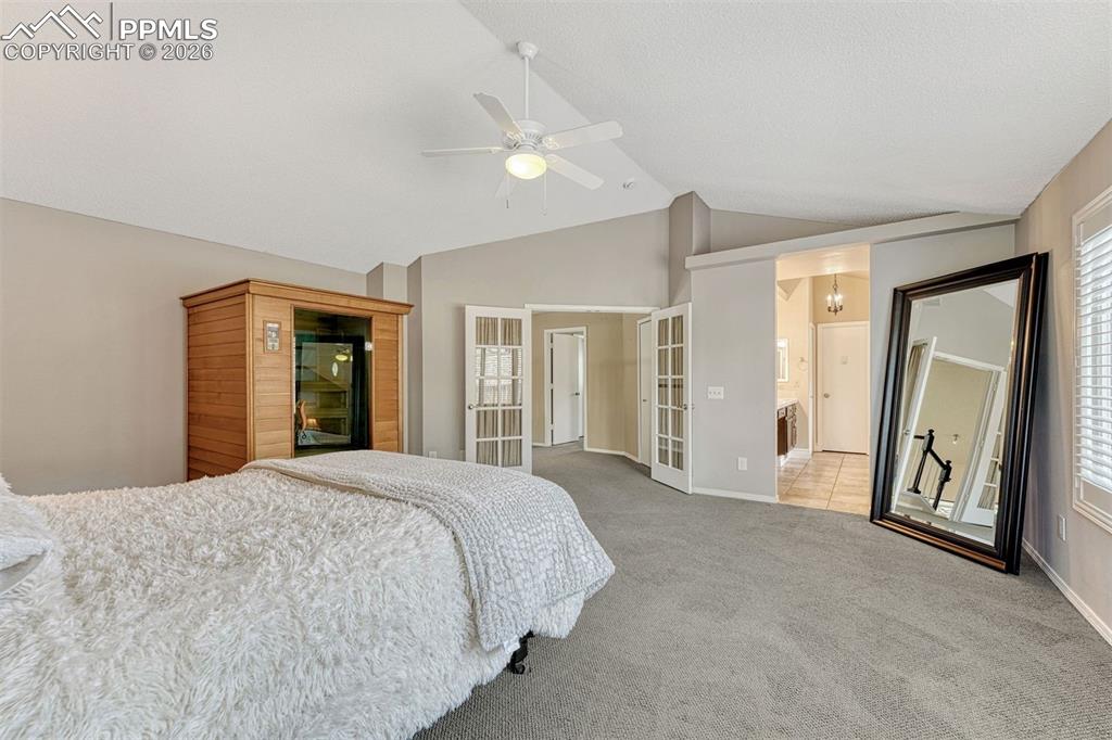 Image 8 of 50: Bedroom