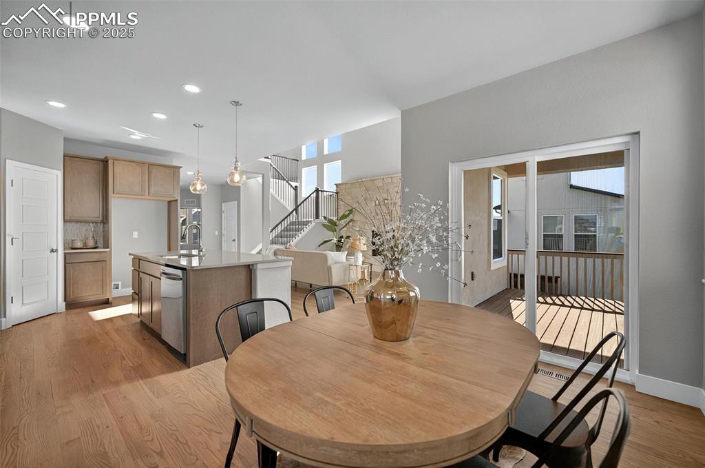 Image 18 of 49: Another view of the dining area!