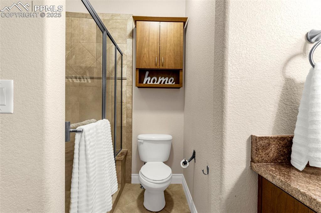 Image 19 of 35: Bathroom