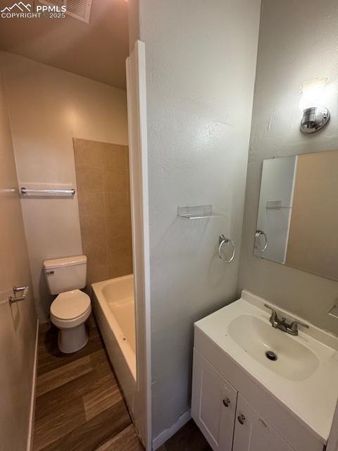 Image 13 of 29: Bathroom