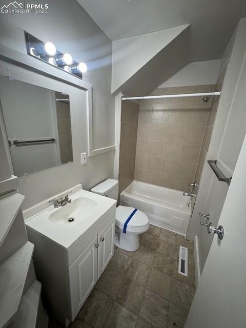 Image 21 of 29: Bathroom