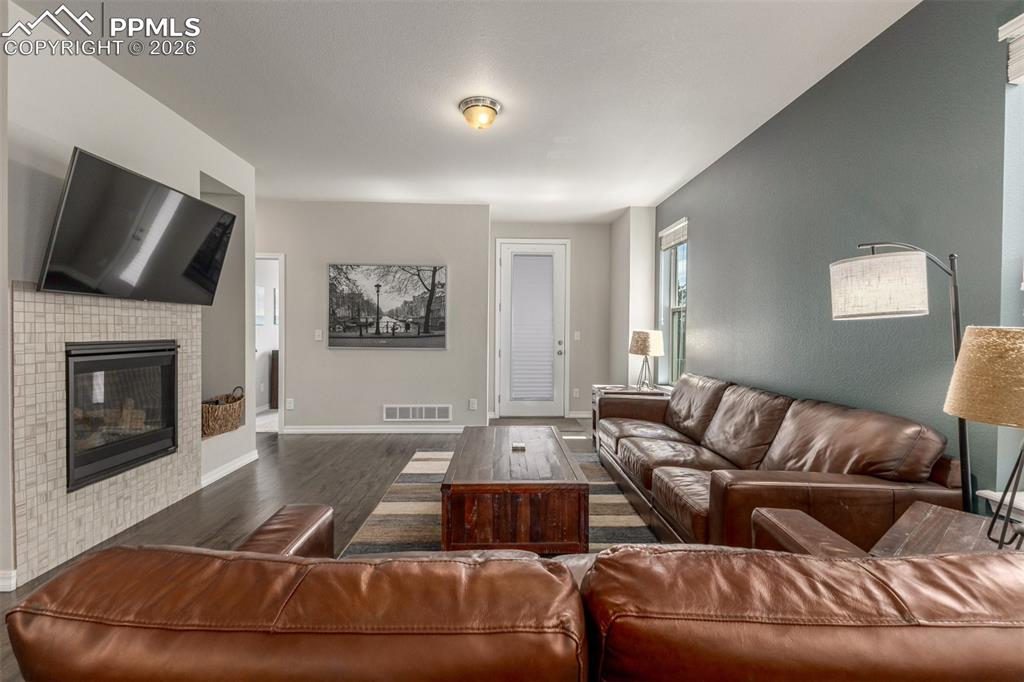 Image 12 of 40: Living Room