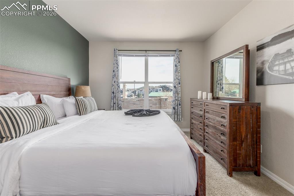 Image 22 of 40: Bedroom