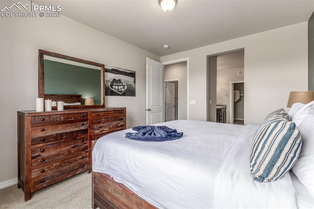 Image 23 of 40: Bedroom