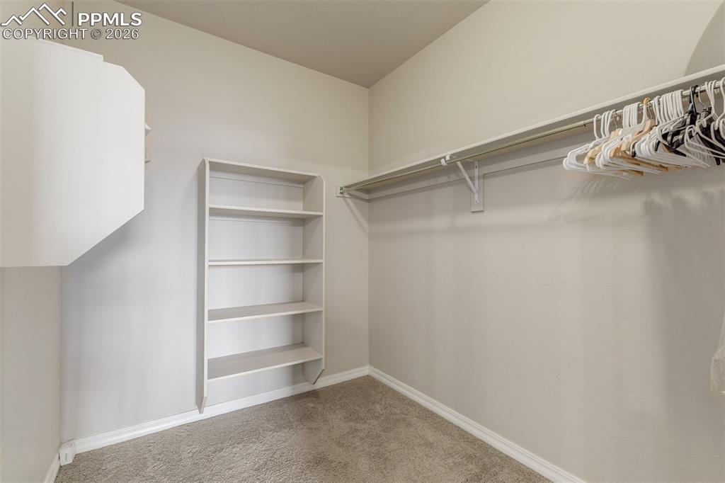 Image 26 of 40: Closet