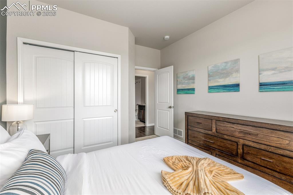 Image 29 of 40: Bedroom