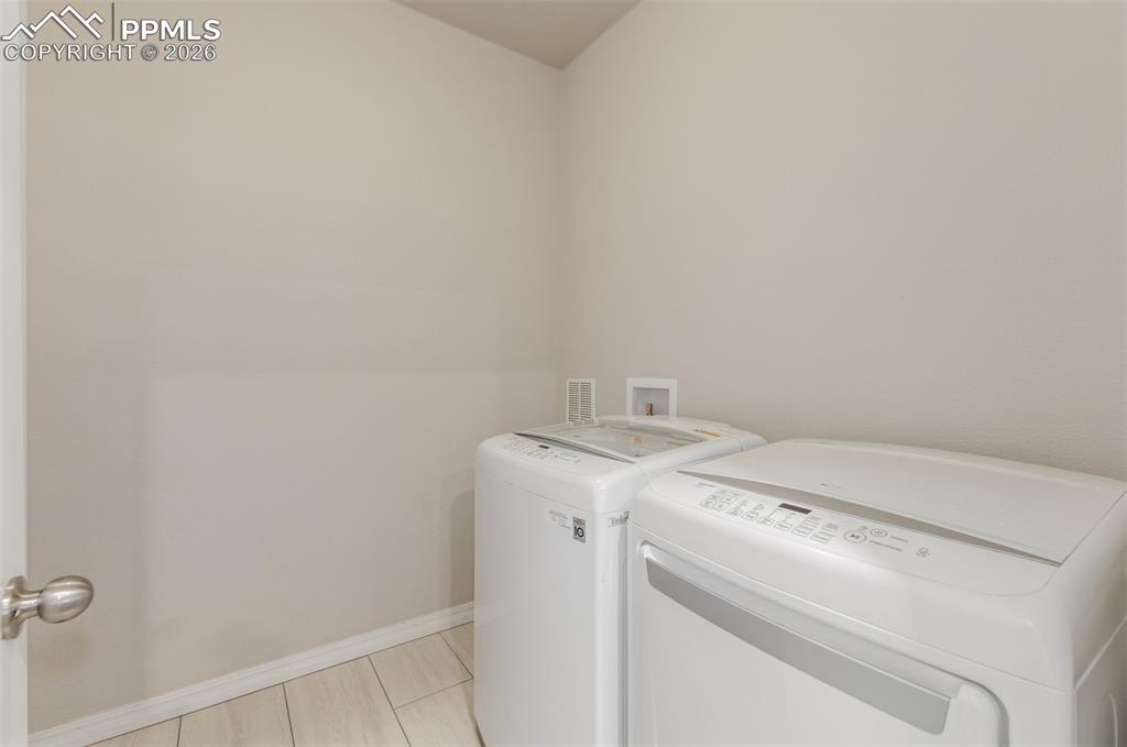 Image 31 of 40: Laundry