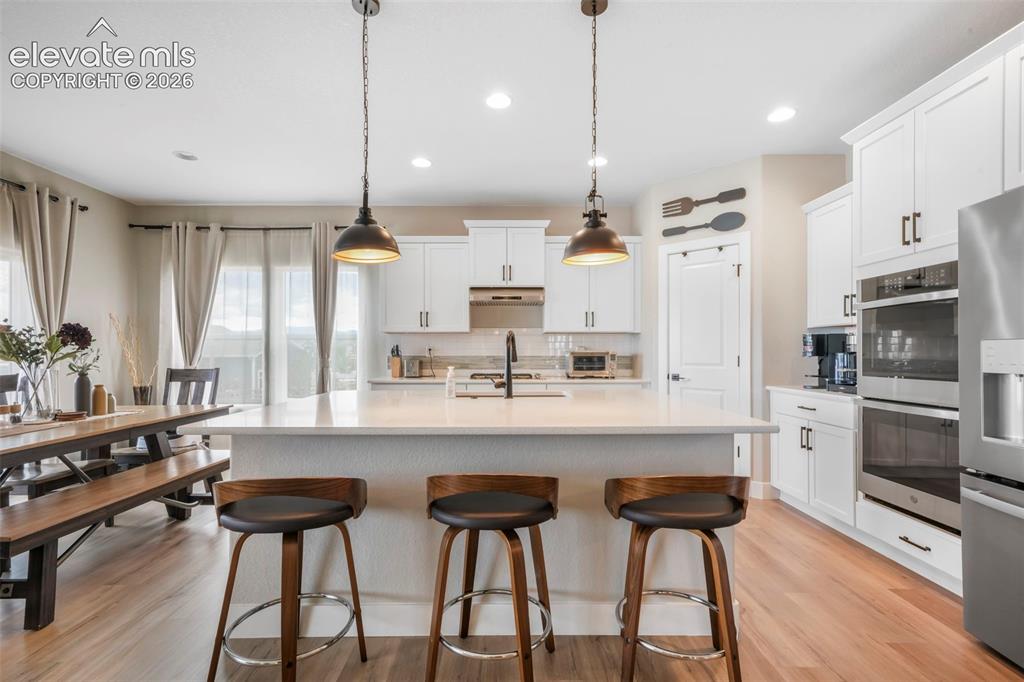 Image 8 of 50: Kitchen