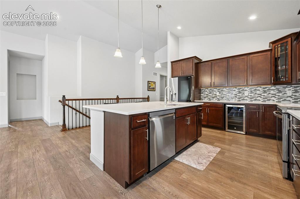 Image 6 of 42: Kitchen