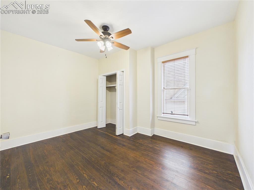 Image 26 of 43: Bedroom