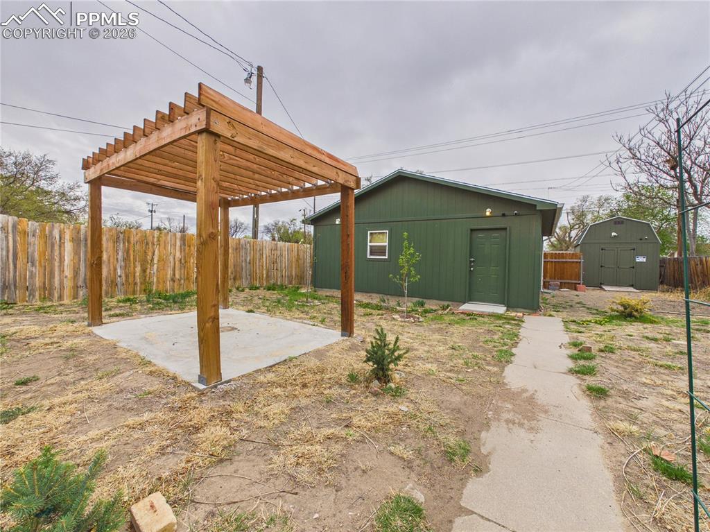 Image 37 of 43: Patio