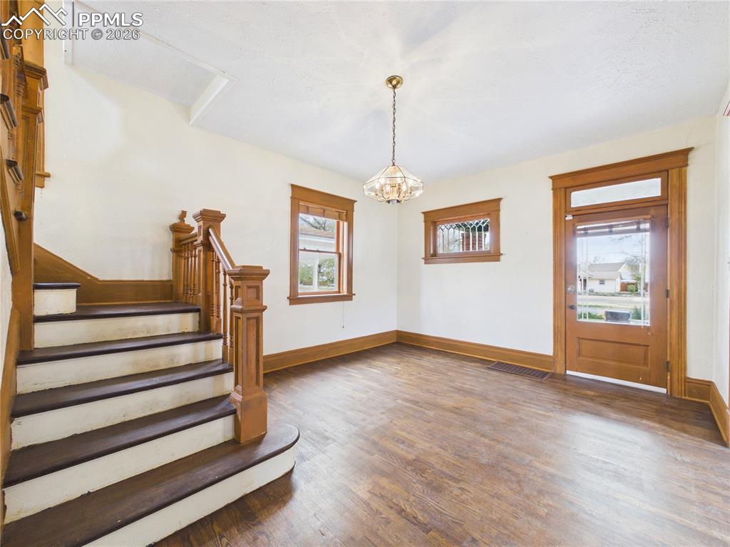 Image 6 of 43: Entry