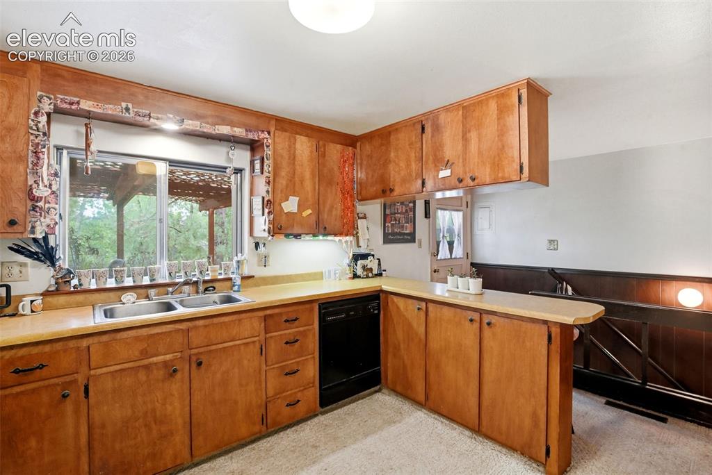 Image 10 of 36: Kitchen