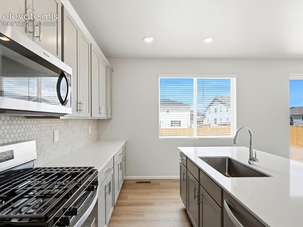 Image 12 of 37: Kitchen