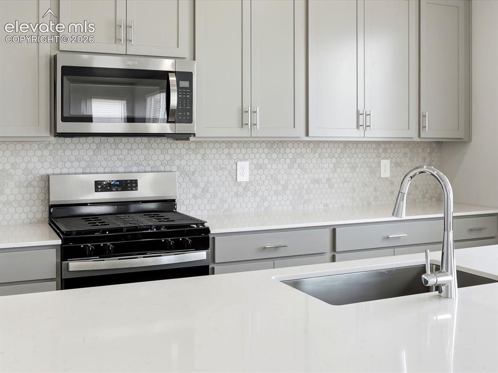Image 13 of 37: Kitchen