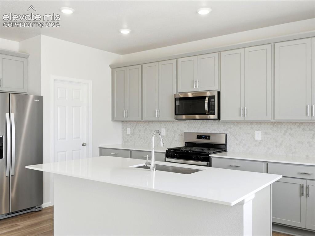 Image 9 of 37: Kitchen