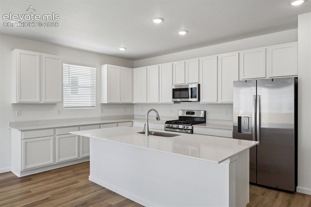 Image 10 of 22: Kitchen