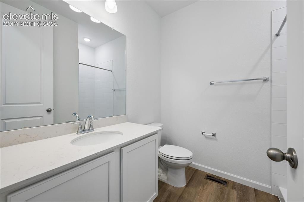 Image 6 of 22: Bathroom
