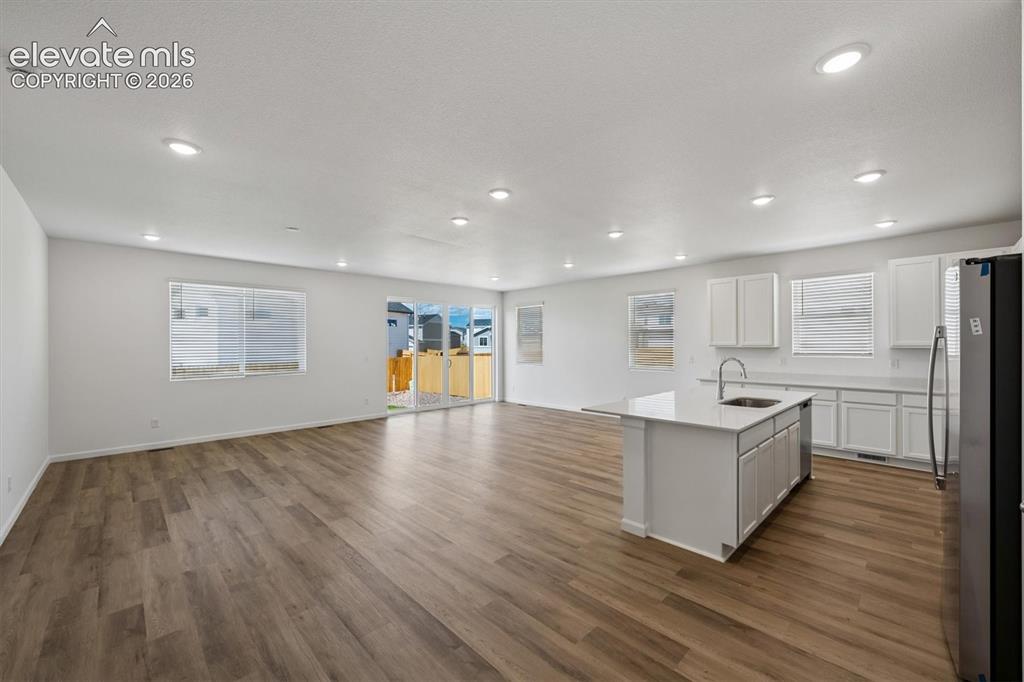 Image 9 of 22: Kitchen