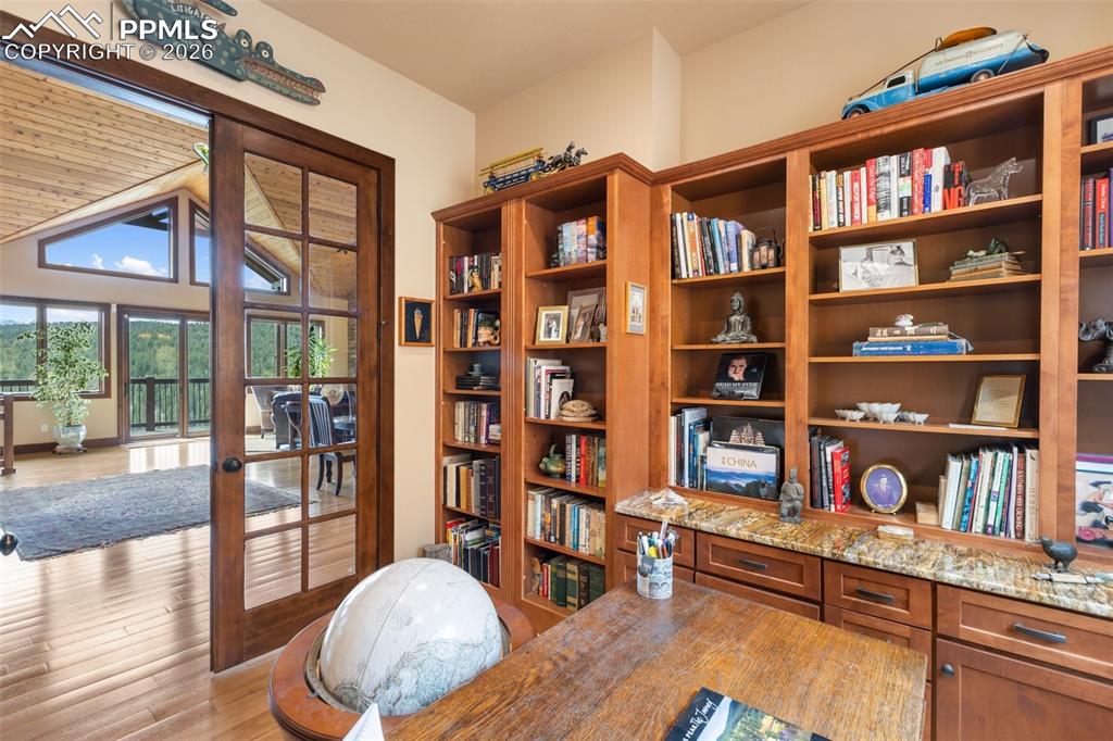 Image 23 of 47: 1/2 bath main level