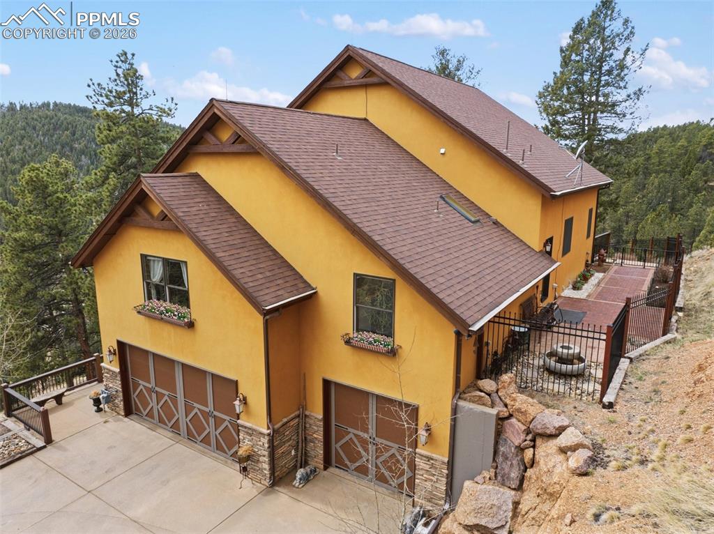 Image 3 of 48: Side View of Property