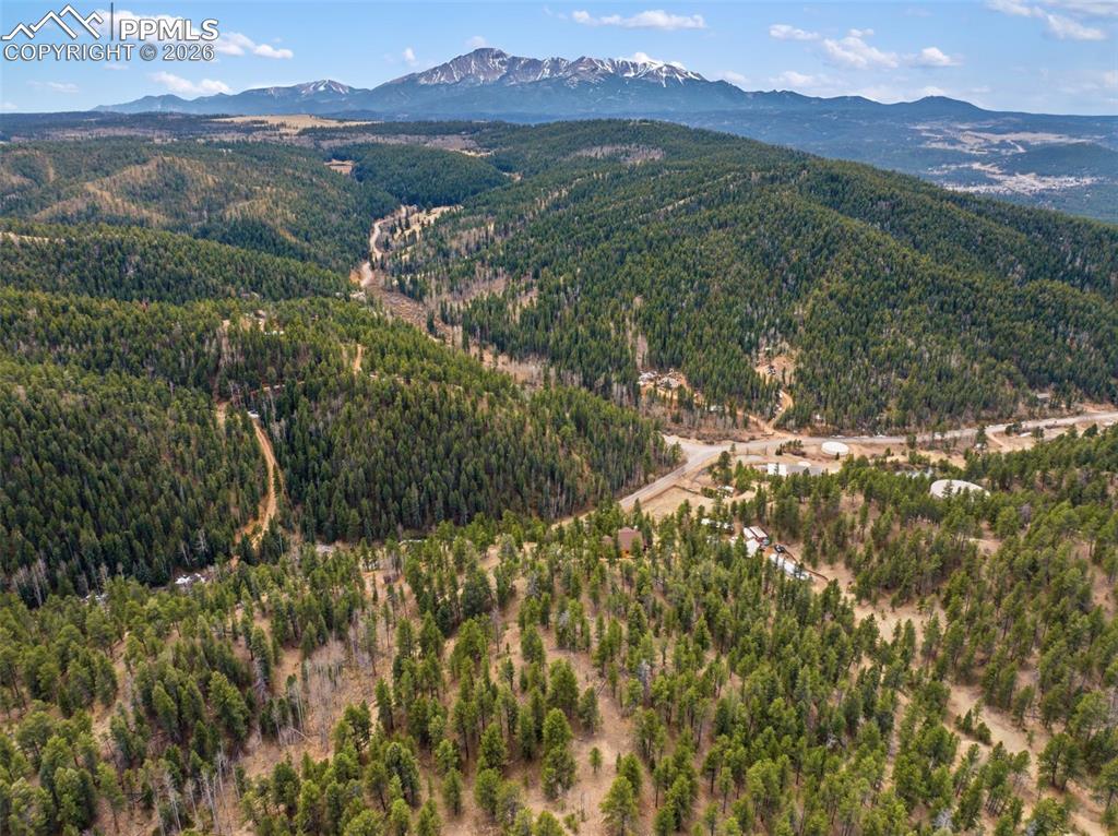 Image 47 of 48: Jack and Jill Bathroom